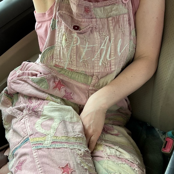 rainbow unicorn overalls! Genuine Magnolia Pearl. One size fits most - Picture 4 of 4